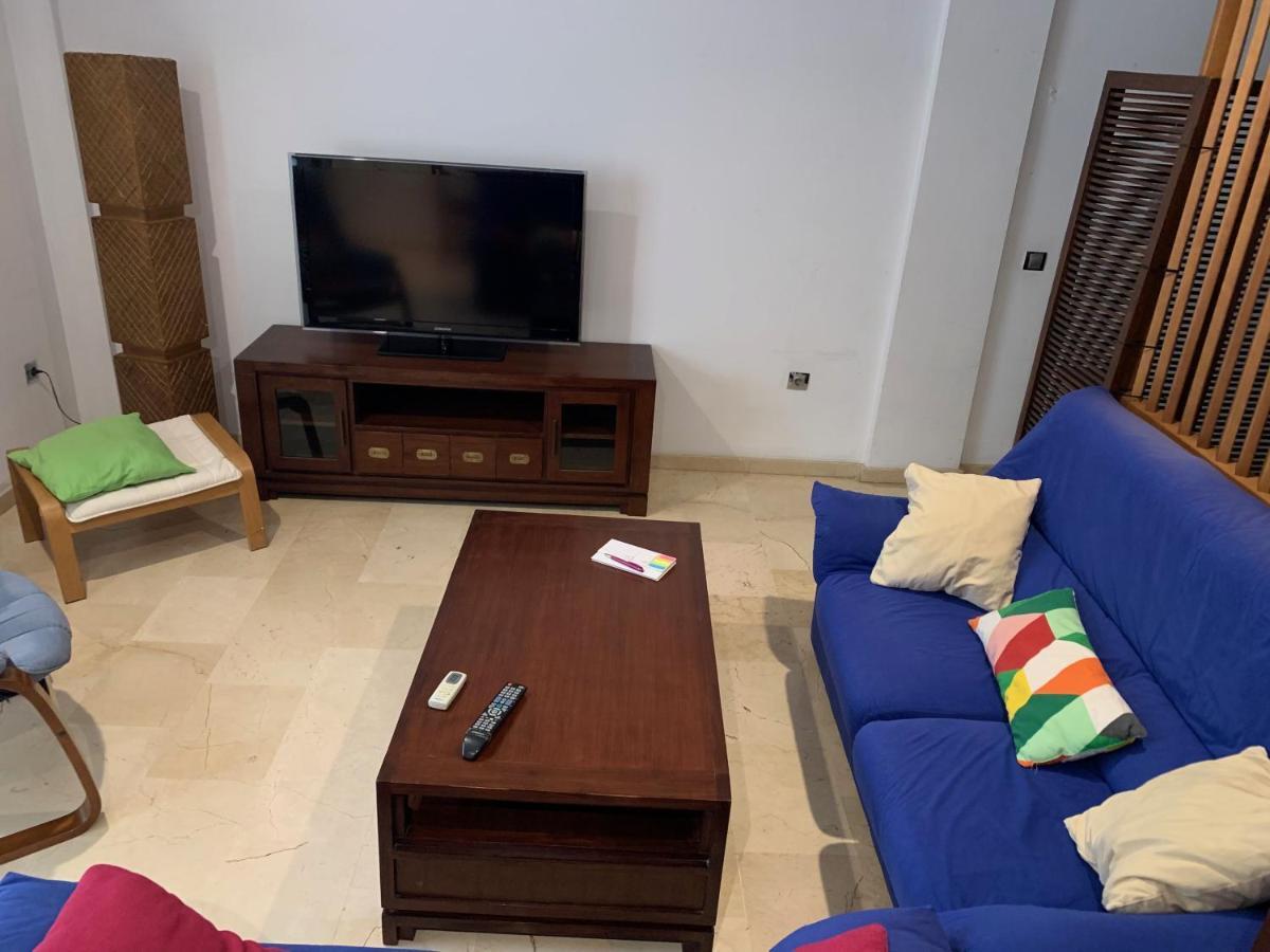 Castilleja , Casa-Apartamento Cerca Centro Sevilla Wifi Familias Trabajo Garaje كاستِيّيخا ذي لا كْوِ المظهر الخارجي الصورة